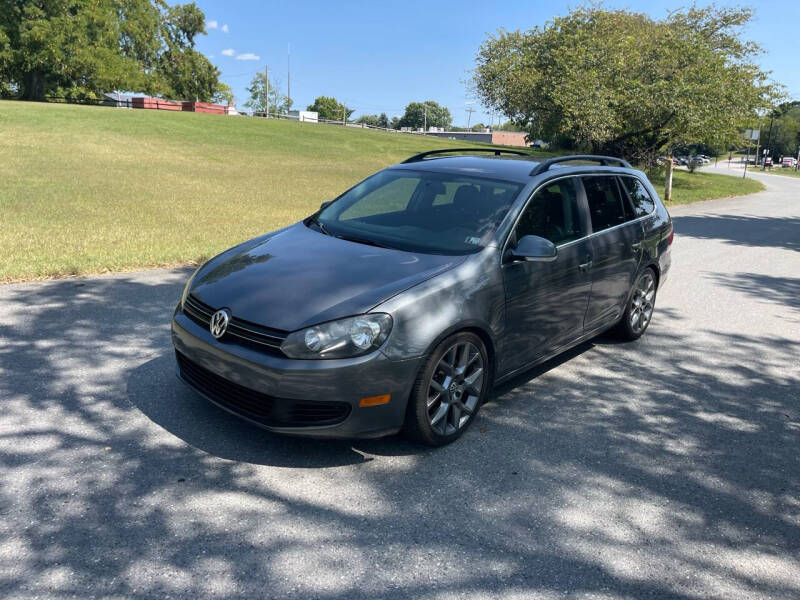 2013 Volkswagen Jetta SportWagen TDI photo 2