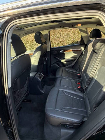 2011 Audi Q5 2.0T quattro Premium Plus