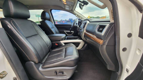 2017 Nissan Titan SL