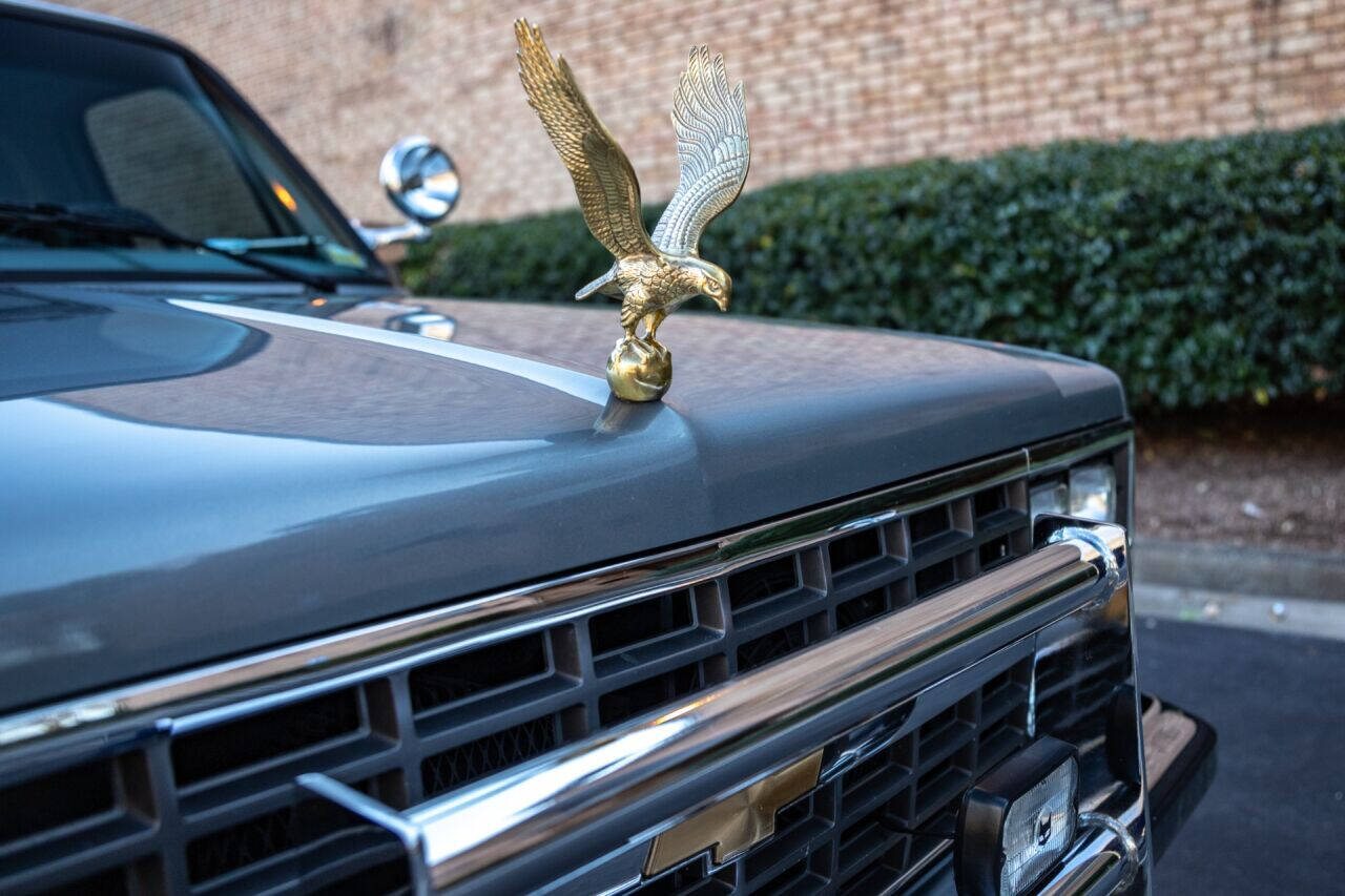 1988 Chevrolet Suburban 12