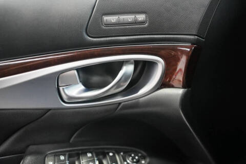 2015 Infiniti Q70 3.7