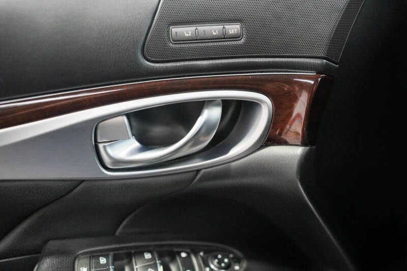 2015 Infiniti Q70 3.7