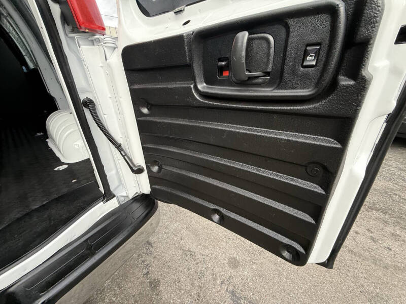 2021 GMC Savana 2500