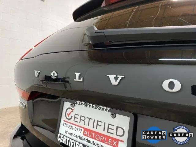 2025 Volvo XC60 B5 Plus Dark Theme