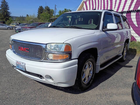 2004 GMC Yukon Denali