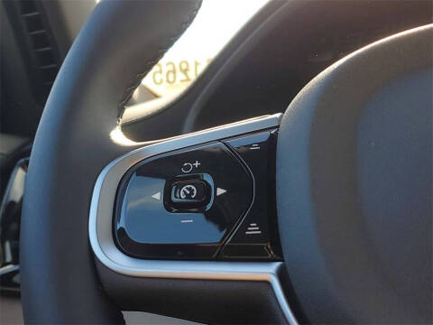 2025 Volvo XC90 B6 Core Bright Theme