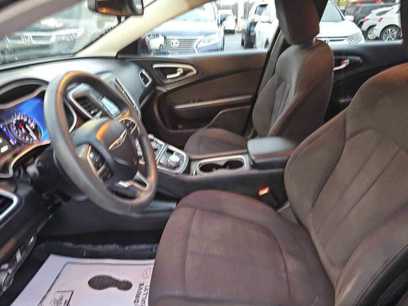 2015 Chrysler 200 Limited