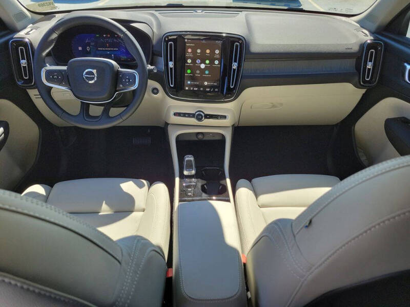 2026 Volvo XC40 B5 Plus