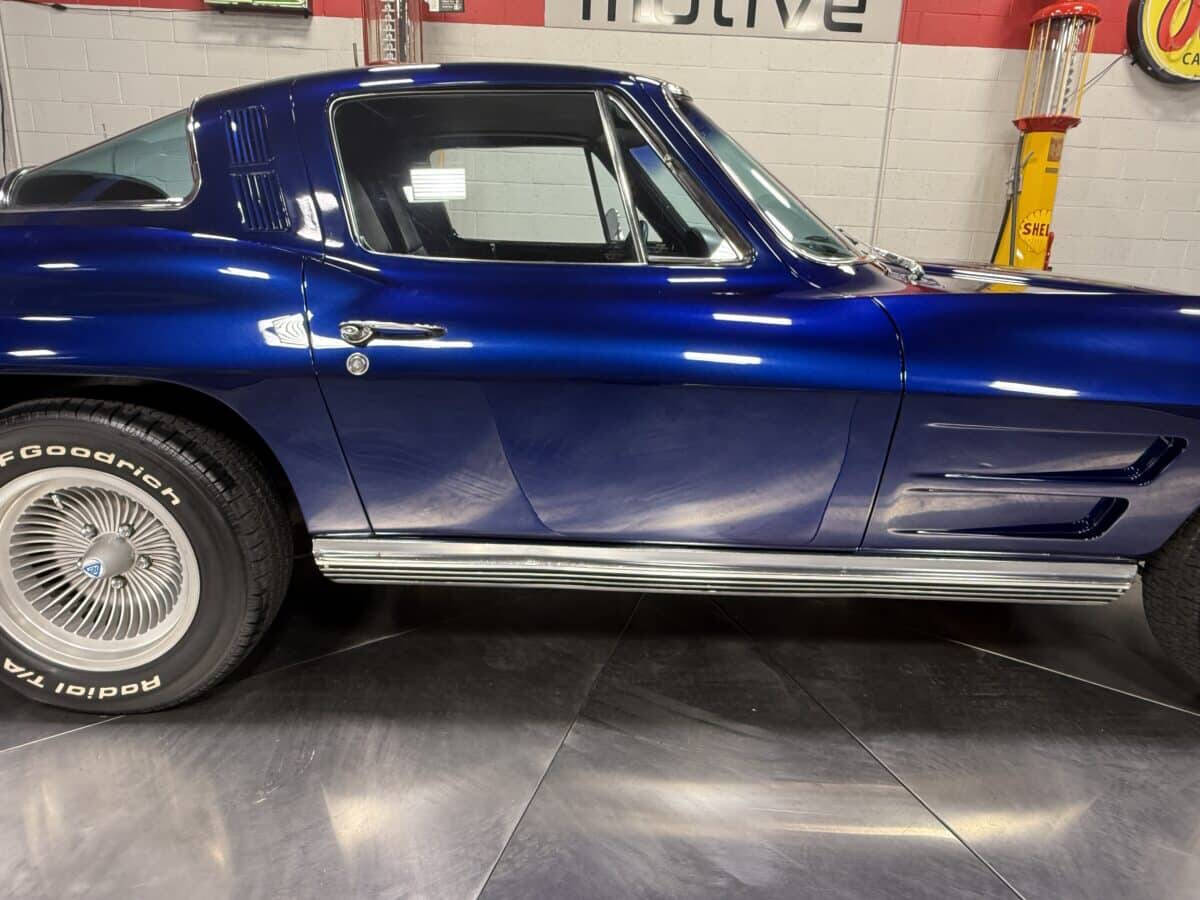 1964 Chevrolet Corvette 33