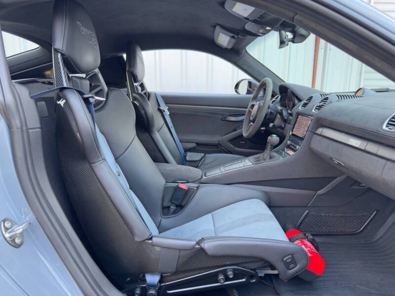 2024 Porsche 718 Cayman GT4 RS