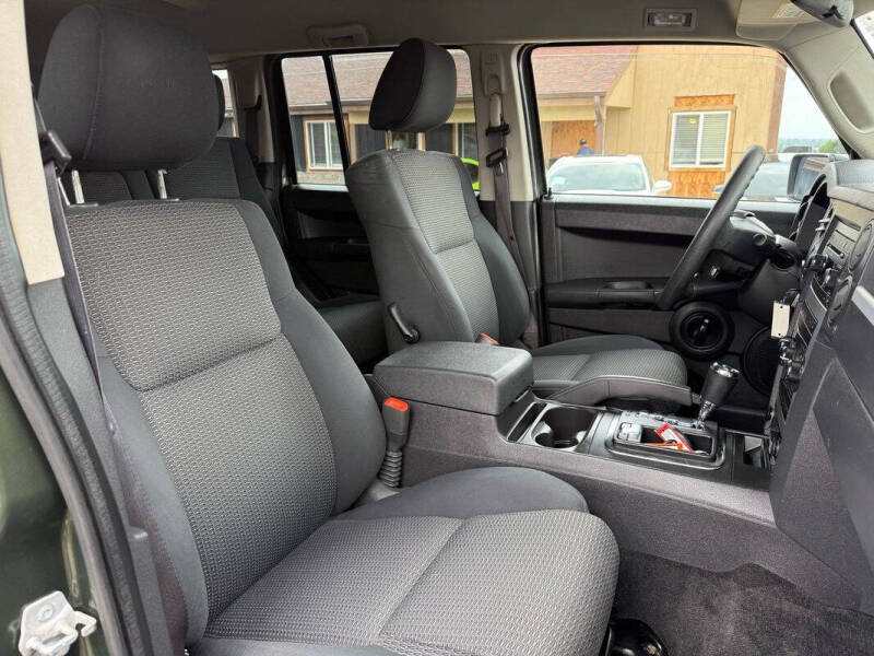 2008 Jeep Commander Sport