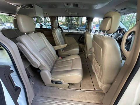 2011 Chrysler Town and Country Touring-L