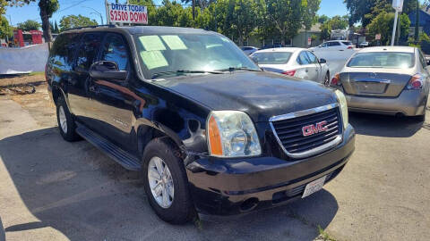 2011 GMC Yukon XL SLE