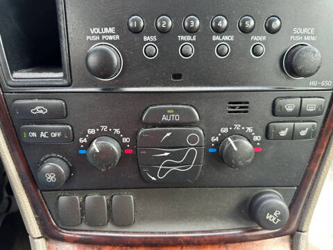 2005 Volvo XC70
