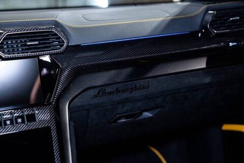 2023 Lamborghini Urus Performante
