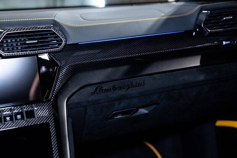 2023 Lamborghini Urus Performante