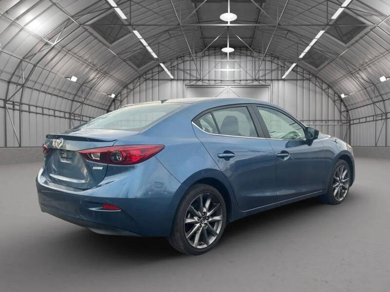 2018 Mazda MAZDA3 Touring