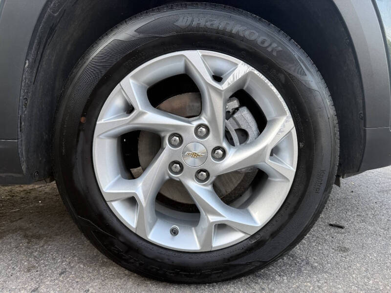 2025 Chevrolet Trax LS