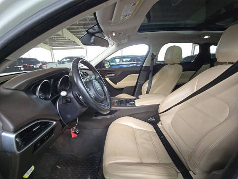 2017 Jaguar F-PACE 35t Prestige