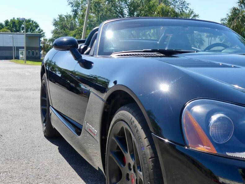 2004 Dodge Viper SRT-10