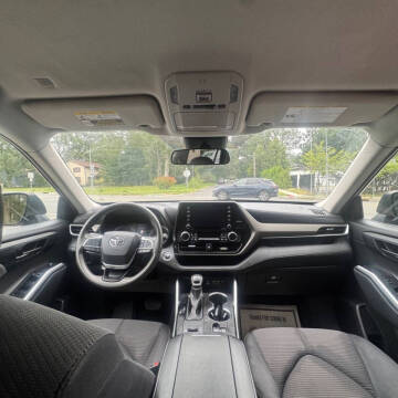 2022 Toyota Highlander L