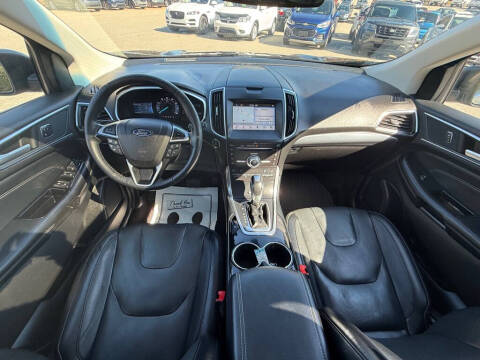 2017 Ford Edge Titanium