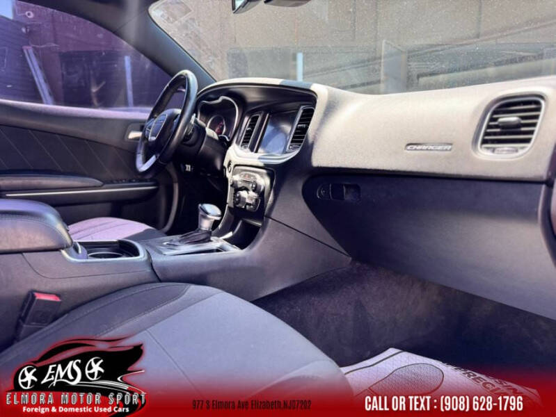 2015 Dodge Charger SXT