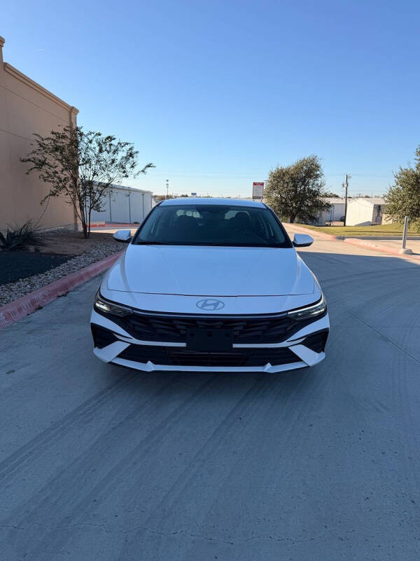 2025 Hyundai Elantra SE