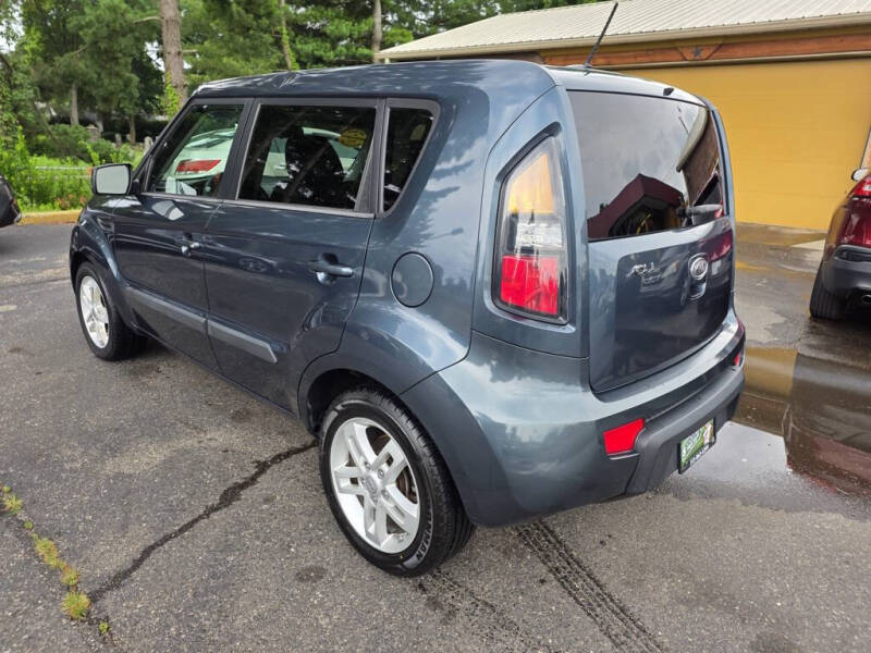 2011 Kia Soul +