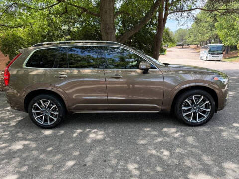 2017 Volvo XC90 T5 Momentum
