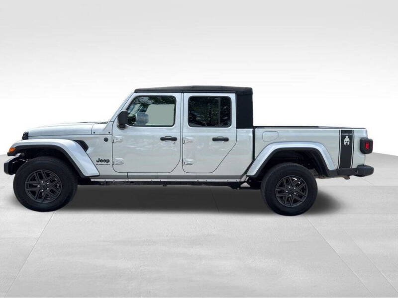 Used 2024 Jeep Gladiator Sport S with VIN 1C6HJTAG5RL111157 for sale in Maysville, KY