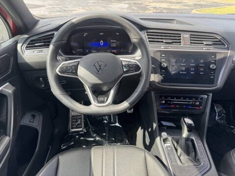 2024 Volkswagen Tiguan SE R-Line Black