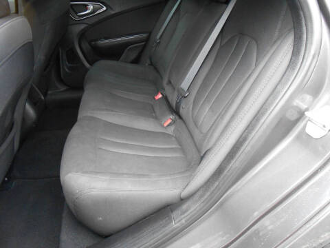 2016 Chrysler 200 Limited