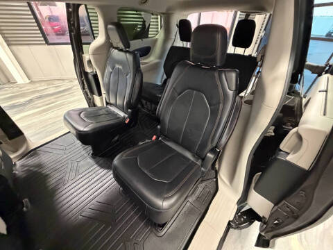 2018 Chrysler Pacifica Touring L Plus