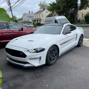 2019 Ford Mustang for sale at 1-800 Get A Car in Mount Clemens MI