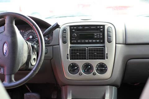 2005 Ford Explorer XLT