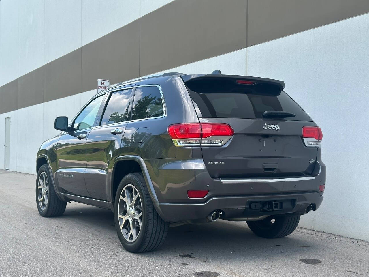 2019 Jeep Grand Cherokee for sale at Phoenix Motor Co in Romulus, MI