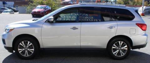 2020 Nissan Pathfinder SV