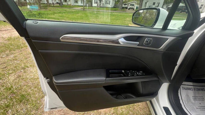 2014 Ford Fusion SE