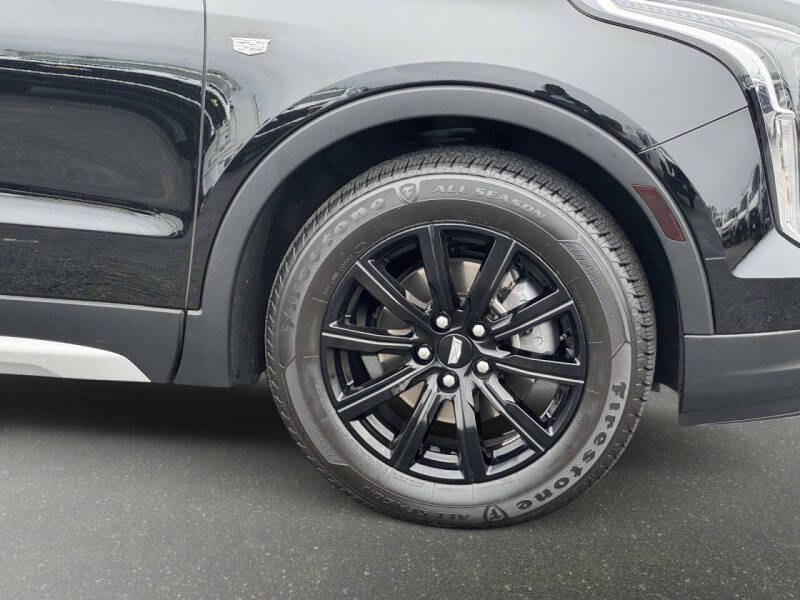 2022 Cadillac XT4 Premium Luxury