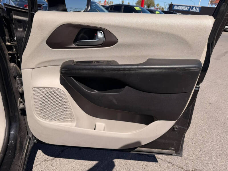 2021 Chrysler Voyager LXi