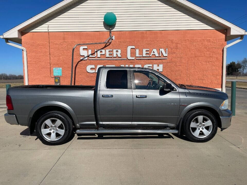 2010 Dodge Ram 1500 for sale at Illinois Auto Wholesalers in Tolono, IL