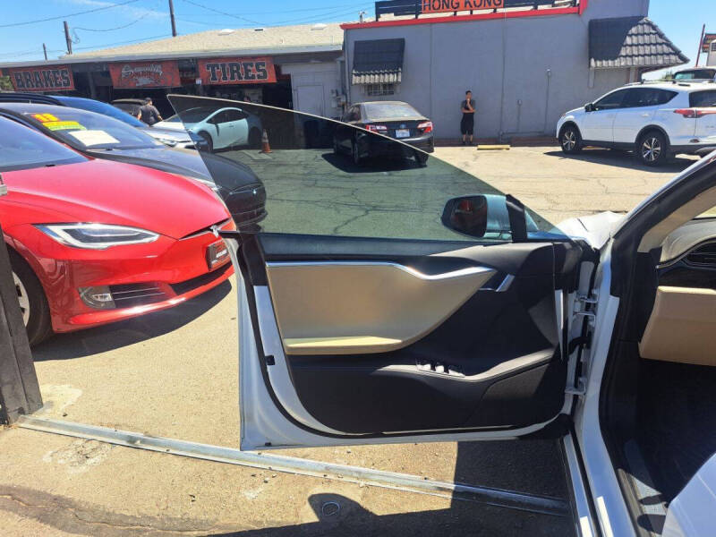 2015 Tesla Model S