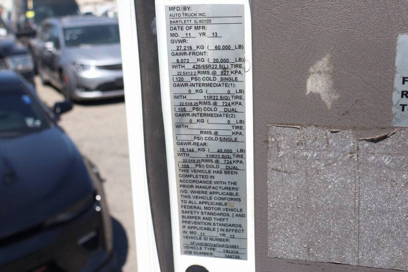 2013 Freightliner M2 112