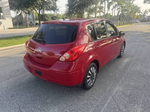 2010 Nissan Versa 1.8 S