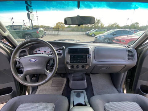 2004 Ford Explorer Sport Trac XLS