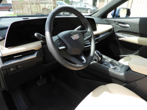 2025 Cadillac XT4 Premium Luxury