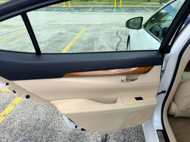 2013 Lexus ES 300h