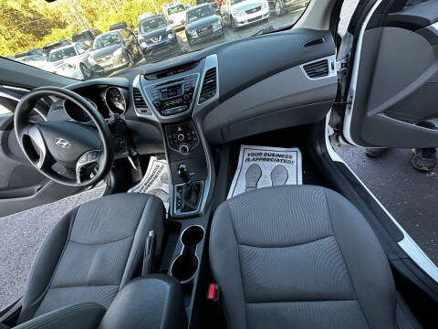 2015 Hyundai Elantra SE