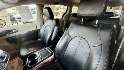 2022 Chrysler Pacifica Touring L